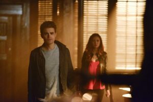 xparty-guests-the-vampire-diaries-s6e16.jpg.pagespeed.ic.pSsSHY_jlKFoatXiqwcD