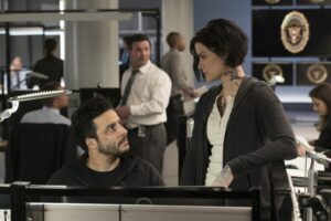 118-blindspot-office