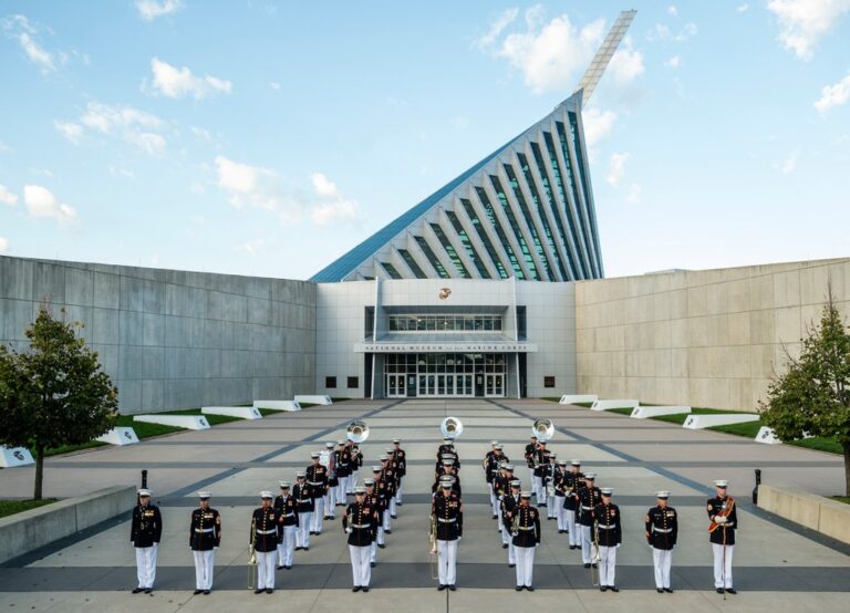 Marine Corps Heritage Foundation Hosts “Petal And Pours” At National ...