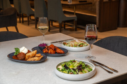 ‘The Landing Kitchen + Bar’ Debuts in Hilton Arlington National Landing