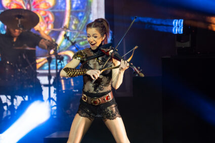 Lindsey Stirling’s Duality Untamed Tour: A Visually Appealing Experience